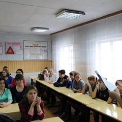 Воспитатель общежития А.И. Бахлуева провела классный час о матери с приглашением студентов 1 курса педколледжа.
